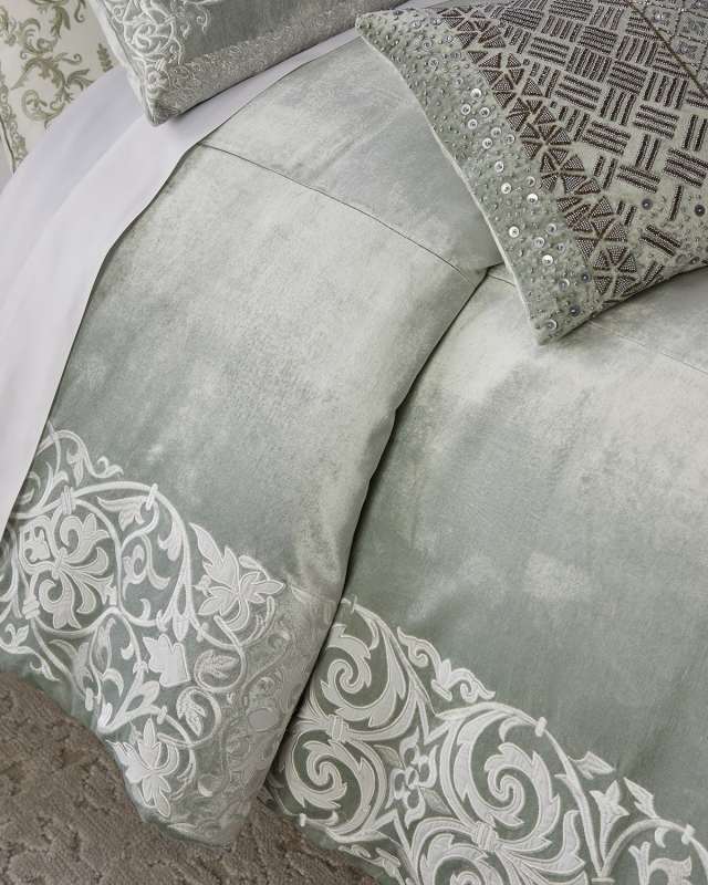 Darrius Scroll Duvet,